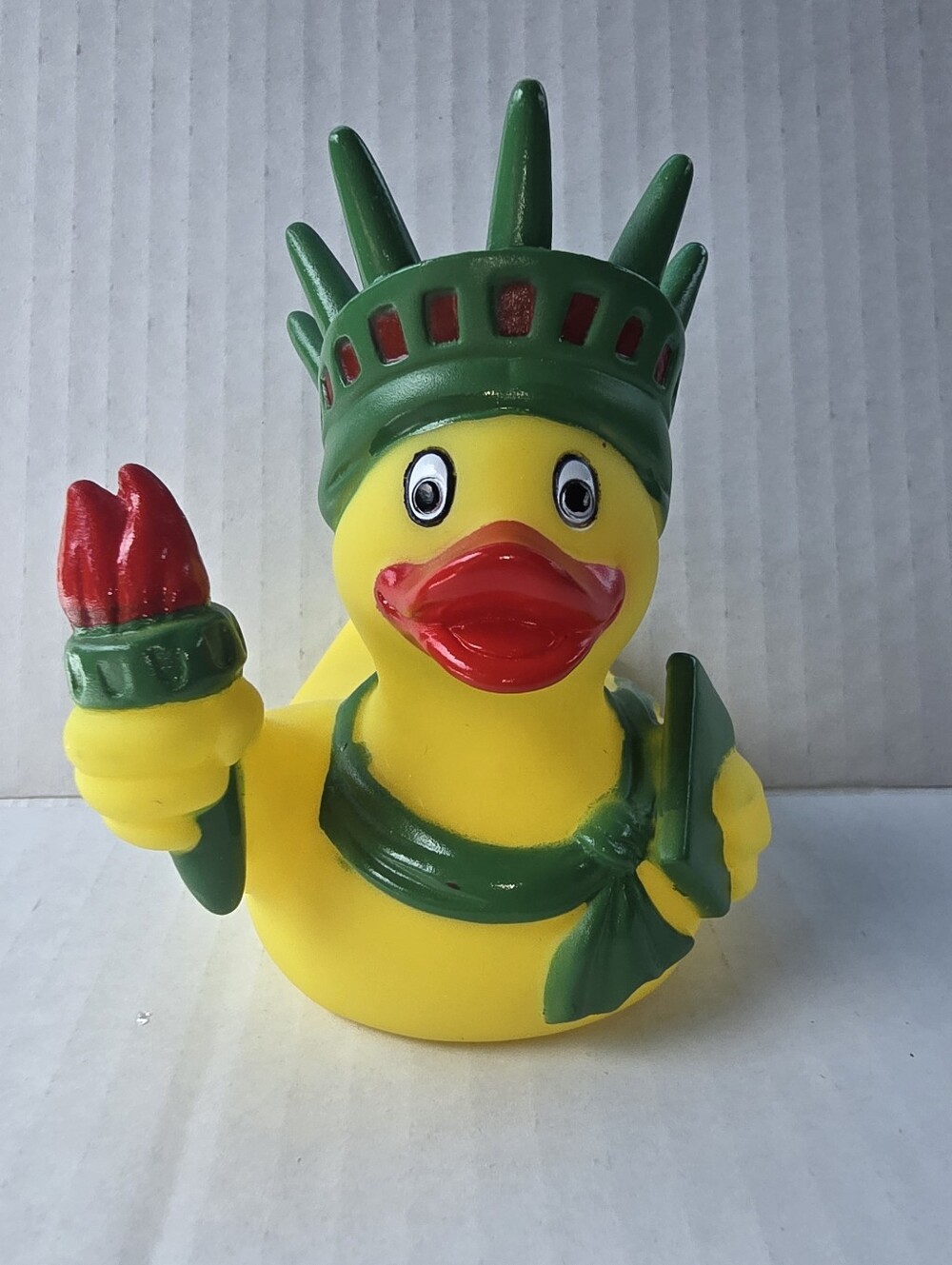 Liberty Duck statue Crown Yellow July 4 inches New York rubber America 250th